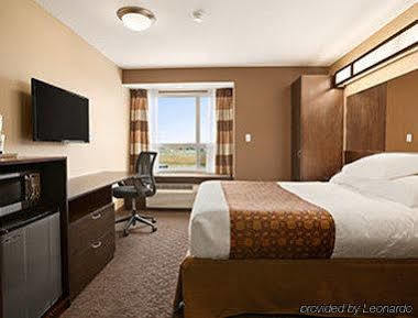 Microtel Inn & Suites By Wyndham Blackfalds Экстерьер фото