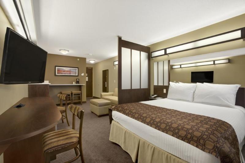Microtel Inn & Suites By Wyndham Blackfalds Экстерьер фото